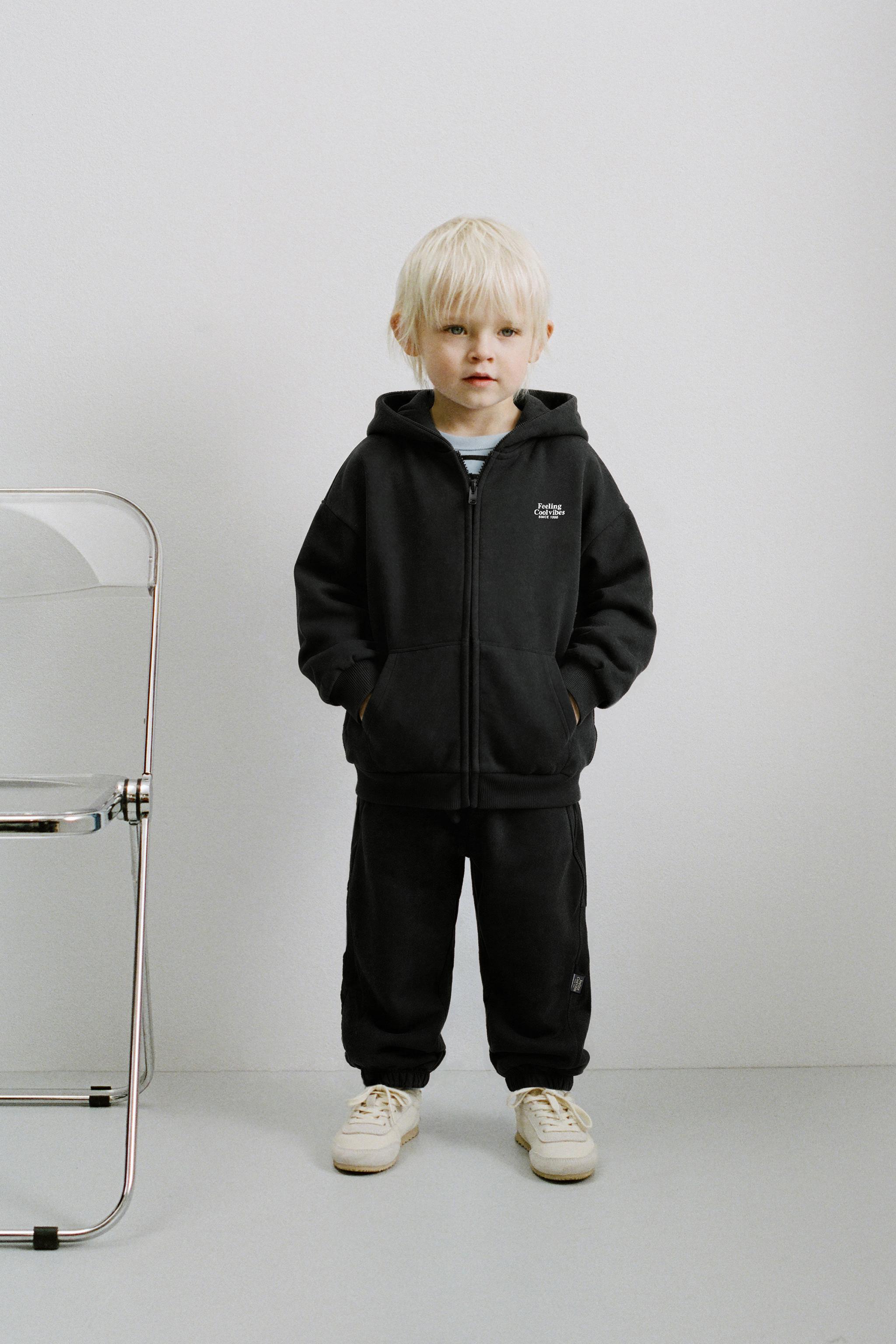 ZIP-UP TEXT SWEATSHIRT